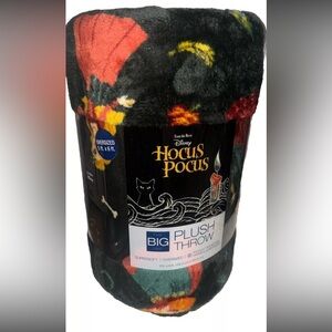 Disney's Hocus-Pocus The Big One Oversized 5ft X 6ft Soft Plush Throw Bl…